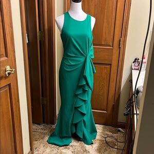 Badgley Mischka Elegant Green Sleeveless Formal Dress